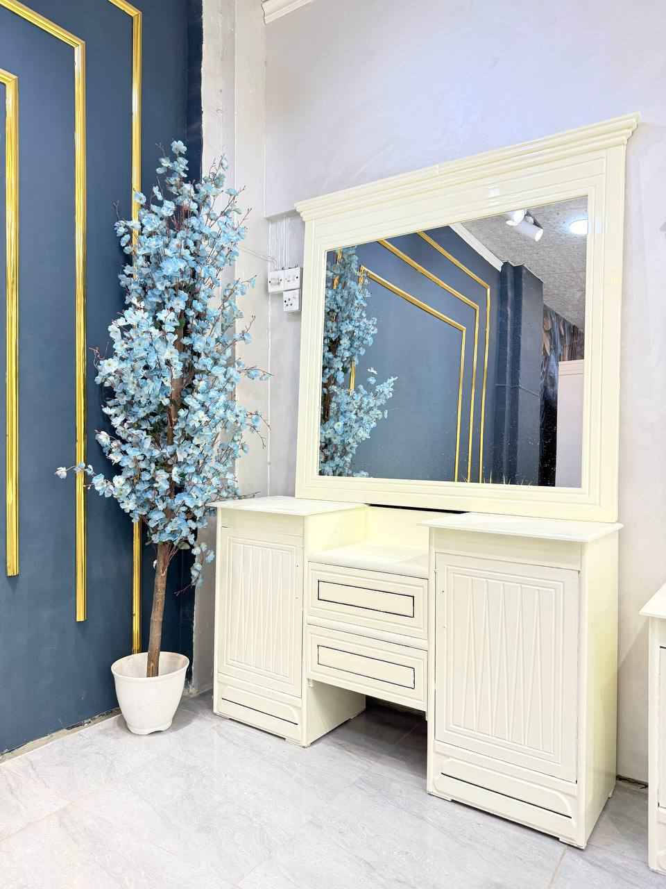 🟤 غرفة عراقية – شغل اقتصادي من أصباغ البوية

التفاصيل الكاملة والقياسات موضحة داخل الفيديو ✅

تتكوّن من 9 قطع بالمواصفات التالية:

✅ الكنتور
•  أبواب CNC
• الخارج: MDF تارس سمك 5 ملم
• الداخل: معاكس أبيض 3 ملم
• الضهر: معاكس أبيض 3 ملم مشدود براغي
• نرمادات شريطية
• الفرشة: بلوك

✅ الصومية
• بلايد أسود
• 6 أرجل 

💰 

🔸 

للطلب أو الاستفسار راسلنا مباشرة ✅ كربلاء, العراق


**إذا كنت صاحب هذا الإعلان وتريد حذفه لأي سبب، رجاءا أرسل رسالة إلى الدعم الفني**