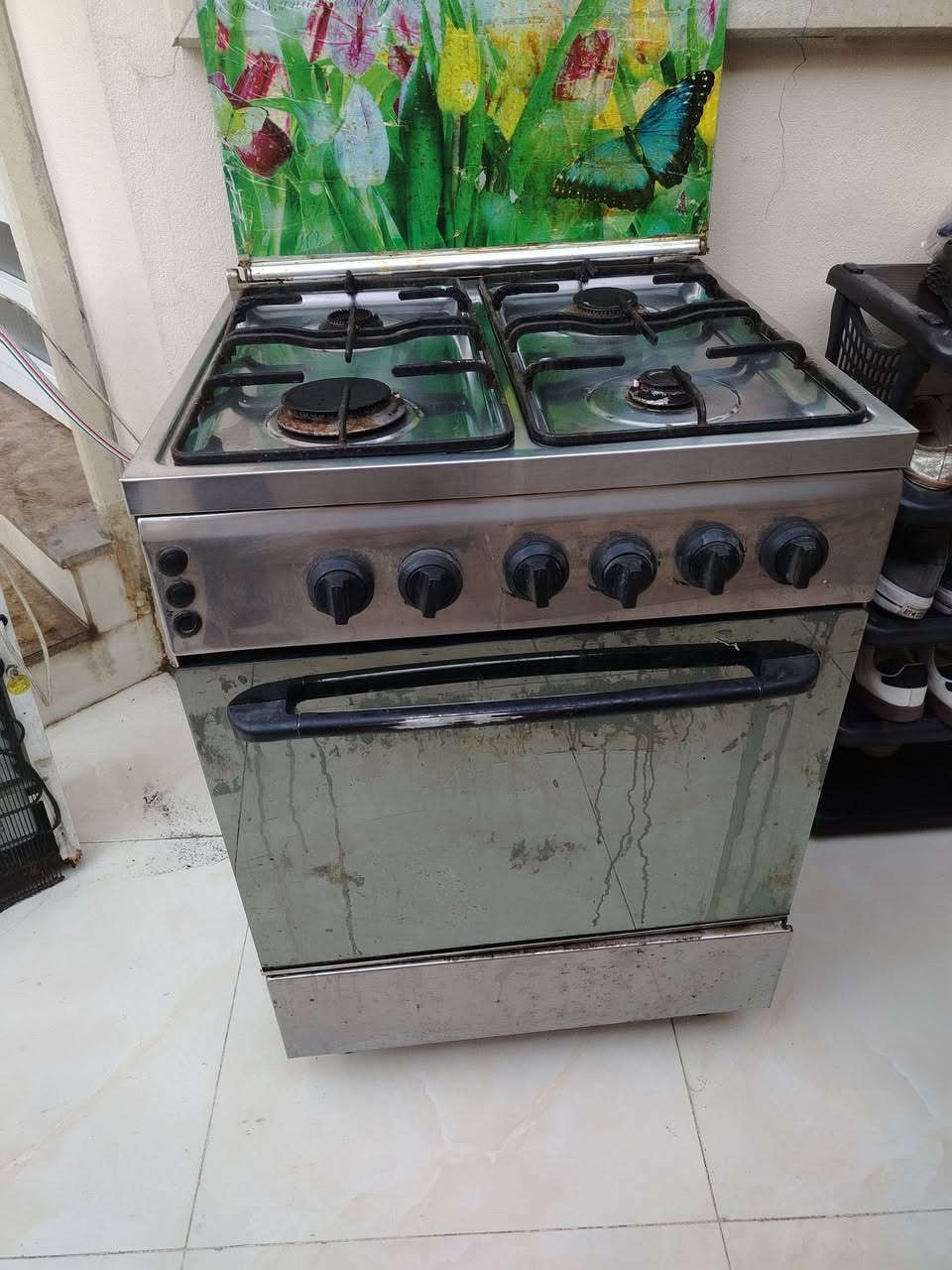 طباخ جديد للبيع، الفرن والعيون شغالات والجامه اصلية،
نظيف، سعر 70 وبيه مجال، 
*********** , مكان ميثاق
