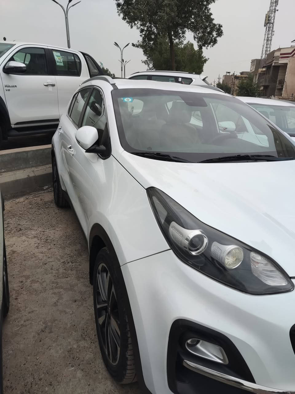 السلام عليكم
سبورتج 2021بيسك
سيارة خليجي مكفوله من كل شي 
لا ضربه ولا حادث سياره جديده تجي وشوف بعينك بيه شكم رصعه بلقماره وبل بنيد قليلات تقريبن 4او5موصفات 
شاشه تحكمات 
محرك 2000 دوش 
ماشية 54 الف 
حساس  خلفي 
سياره  تايرات  جديدصيانه كامله مسويله سياره بسمي تحويل ثاني يوم رقم جديد 
السعر 21.000$ وبيه مجال 
3انظمه قياده 
مكفوله من كل شي 
الاستفسار اتصل وتدلل 
***********
