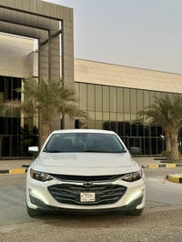 شوفرليت ماليبو 2023 فئة LT ابيض بدون رقم تترقم جميع المحافظات.. المواص...