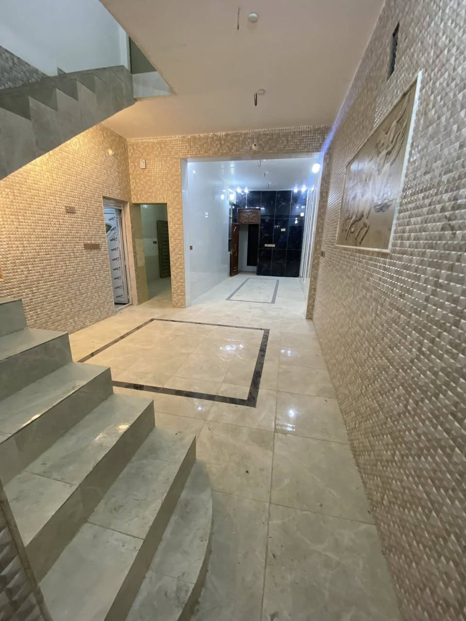 للبيع دار 100 متر سند 25 شارع الحبوبي  البراكيه مقابل شارع المقرنص قرب مدارس انوار السجاد طابق واحد بناء حديث للاستفسار ***********
