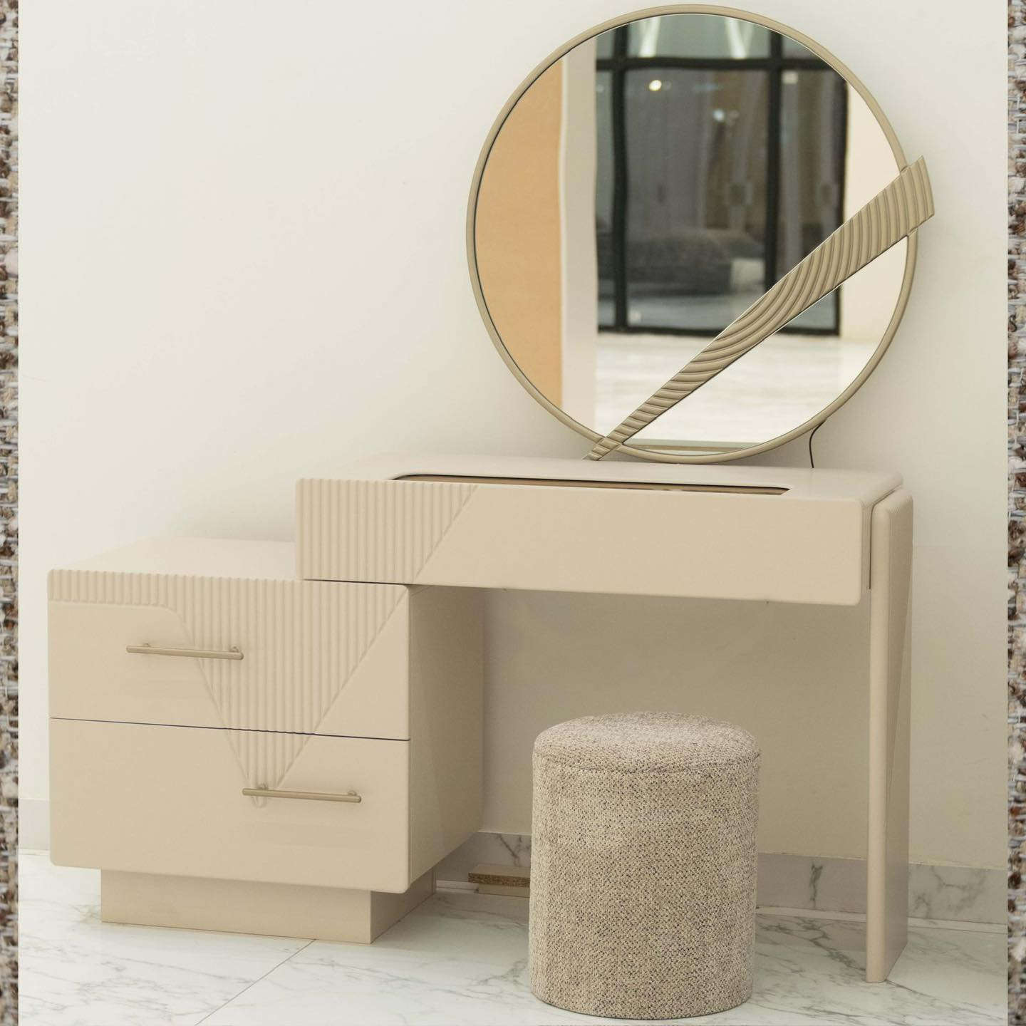 اثاث يدوم وبذوق يدوم 

يلدز هاوس أختيارك الأمثل 

بسعر 2,950,000 دينار 
موديل POLO زاويه  متكونه من. تسع قطع وبضمان 5 سنوات 

مع خدمات النقل والتنصيب لمجانية 

للاستفسار والطلب مراسلتنا آو الأتصال بنا 
خدمة الزبائن ***********
خدمة الزبائن ***********
