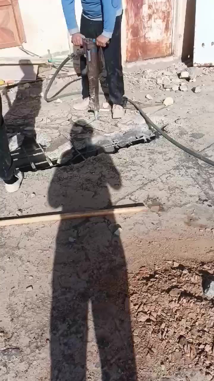 مستعدون لتفليش الدور والمباني السكنية القديمة بأسعار مناسبة بدون فلوس بمواده فقط للاستفسار الاتصال على الرقم التالي ***********... ديالى
