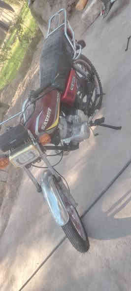 سلام عليكم شباب دراجه سفان موديل 21
محرك خير من الله بدون تنقيص بدون تبخير نقصهاا شي قليل 
نظافتهاا مثل الي بصوره سعرهاا 450 وبيهاا مجال حك جيه ( بيهاا ورقه كارتونيه وصولات اثنين )
*********** هذا رقمي
