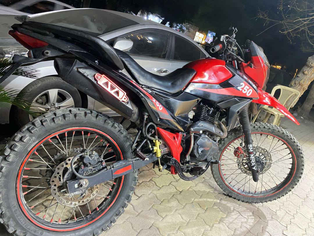 للبيع شينرلي 250 CC بتنط عل حيط نط عل تجريب 6 غيارات أساسي قلاب لا ب 700 ولا ب 500 حتا جيب 475 دولار وألك سكرا فوقا #ملاحظا مركوب شخصي لمكنا 
 مكنا عل شوارب 250 أساسي لا مخروطا ولا معدلة اصدارا 2018 سحب ل 2021 مكنا جاهزة للجبال وللطرقات لوعرا للمطبات للحفر للجور والله مابتحس بتضل داعس ولا بتهز كل قطعا فيها جبلي اساسي مافيها ولا قطعة بارت كاملة مكملة مرش منويل كهربا كاملة عالي واطي غمازات كلو شغال محرك خالي لفك كلو أساسي بلاستيك كامل خالي لكسر اشطمان رياضي محرك كل دقا بدقتها فيها بطارية بس تعبانة بدا بطارية جديدة فقد لا غير ممنوع تحط عليها ليرا مكنيك ع لأول دوزان شاسيه مسطرا خالية لكسر ولحم كوليات لحمسة جداد قداماني وراني دوليب نص عمرن معها قاعدة تلفون قطعا مزوزقا وقفتها مراجل بس وقفتها مشيتها ع ارجل هي تبع ل 700 دولار برا جيب 475 دولار وتعال وألك سكرا لا يوجد حجز عقد بيع وشراء كليشة لشركة عل رقبة مع ارقام شاسيه عنوان بشام كراج لست شارع لأمين ٠٩٨١٨٥٨٨٧٨


**إذا كنت صاحب هذا الإعلان وتريد حذفه لأي سبب، رجاءا أرسل رسالة إلى الدعم الفني**