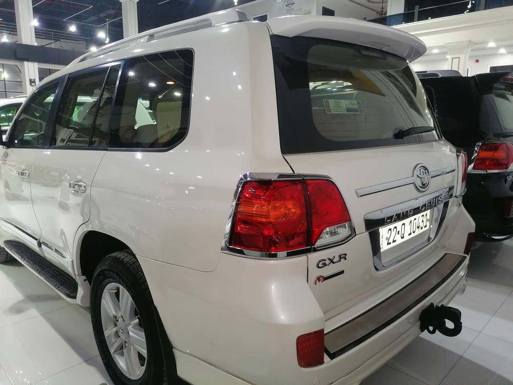 تويوتا لاندكروزةر موديل 13  فول مواصفات شركه بريم مكفوله من صبغ سيارة جديده جدا مكفوله من صبغ  للااستفسار *********** واتساب
محرك 8 سلندر مامفتوح
فتحة شاشه ليكززي 
كشنات جلد
تبريد مركزي
شاشه بسقف
زراك
اوتو هولد
حساسات
ليد نهاري
داخل ساج
نشره بدوسه
اوتو هولد
3 انواع دبل 
3 انضمه درايف
ايطارات جديده
سبير مانازل
فحص وهزة جديدين أربيل, العراق
