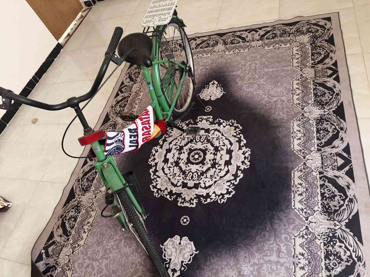 باسكل للبيع نضيف حيل بي بس 
شخط واحد صغير سعره 125
وبي مجال تعال خاص وتدلل 
واذا اكو مراوس لون 🖤💛


**إذا كنت صاحب هذا الإعلان وتريد حذفه لأي سبب، رجاءا أرسل رسالة إلى الدعم الفني**
