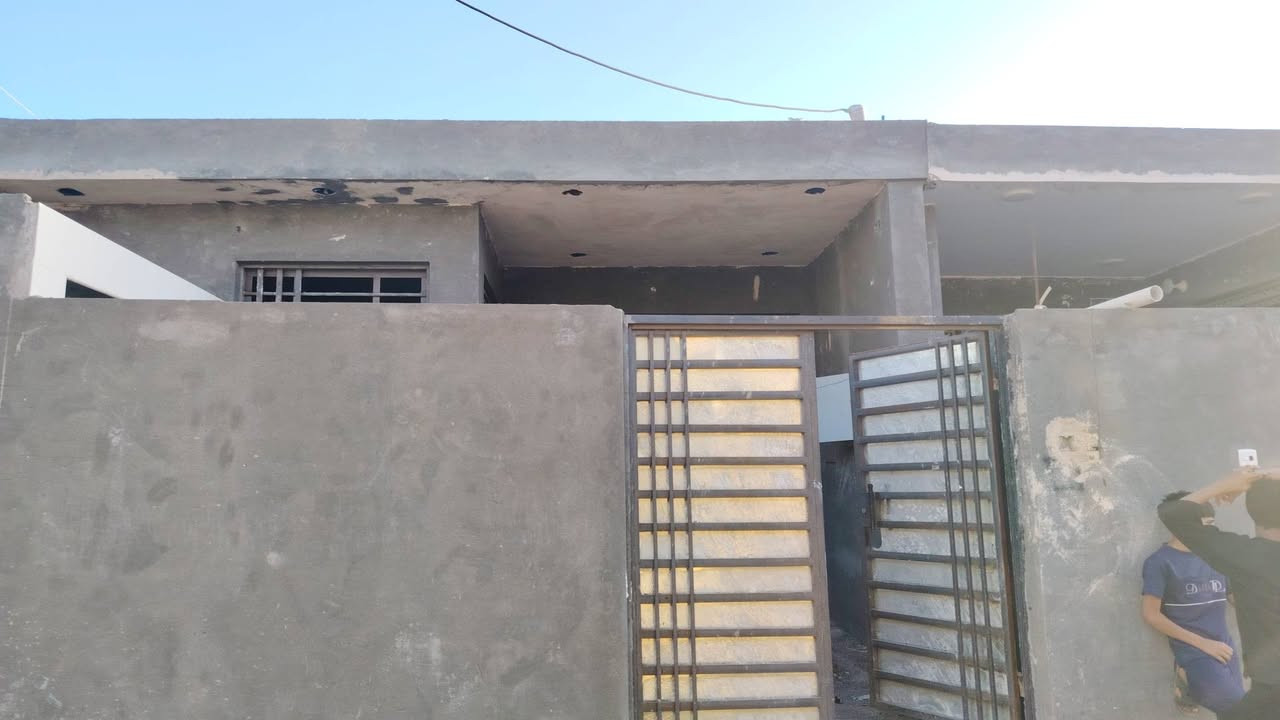السلام عليكم بيتين للبيع واحد جاهز لسكن وثاني عوزه تبياض وارضيه وكهرباء
لبيتين رقم بمعامله وحده 
بيهن طلب محجوز  لمساحه لواحد 
126
استفسار على الأرقام  ***********

***********
