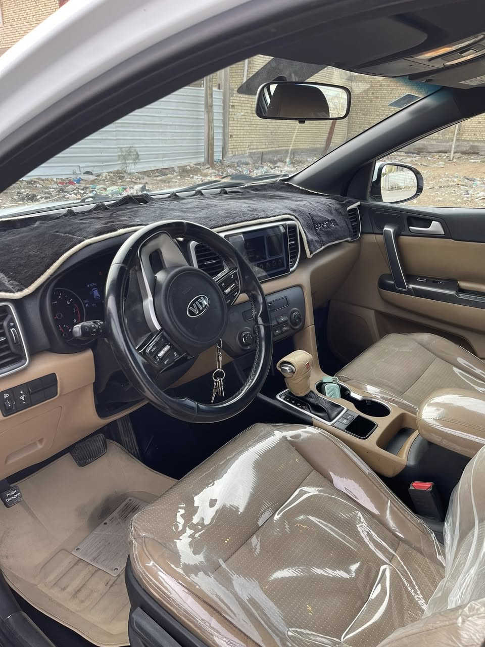 سبورتج للبيع موديل 2019خليجي مكفولة من لصبغ وتبديل فقط بارد اثر شخط بالباب ومسويهن كارت كير مكينة تبريد تتفئه شركة حساسات خليفي امامي شاشة كامرة تحكمات ستيرن ثلاث انضمة قيادة سيارة بعدها على وضع الشركة ماشية 49حقيقي باسمي لسعر 194وميها مجال قليل مكان سيارة لكرخ تقاطع درويش ***********
