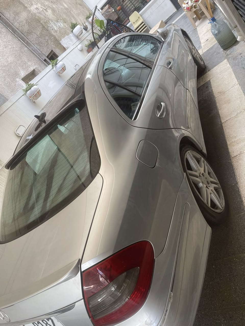 السلام عليكم
مرسيدس w211 350 
2008 فورماتك 
ماشية 190 الف 
وارد امريكي حادثها باب السايق و الوراه 
وبيها صبغ جاملغ امامي و خلفي 
للبيع ب 155 
***********
