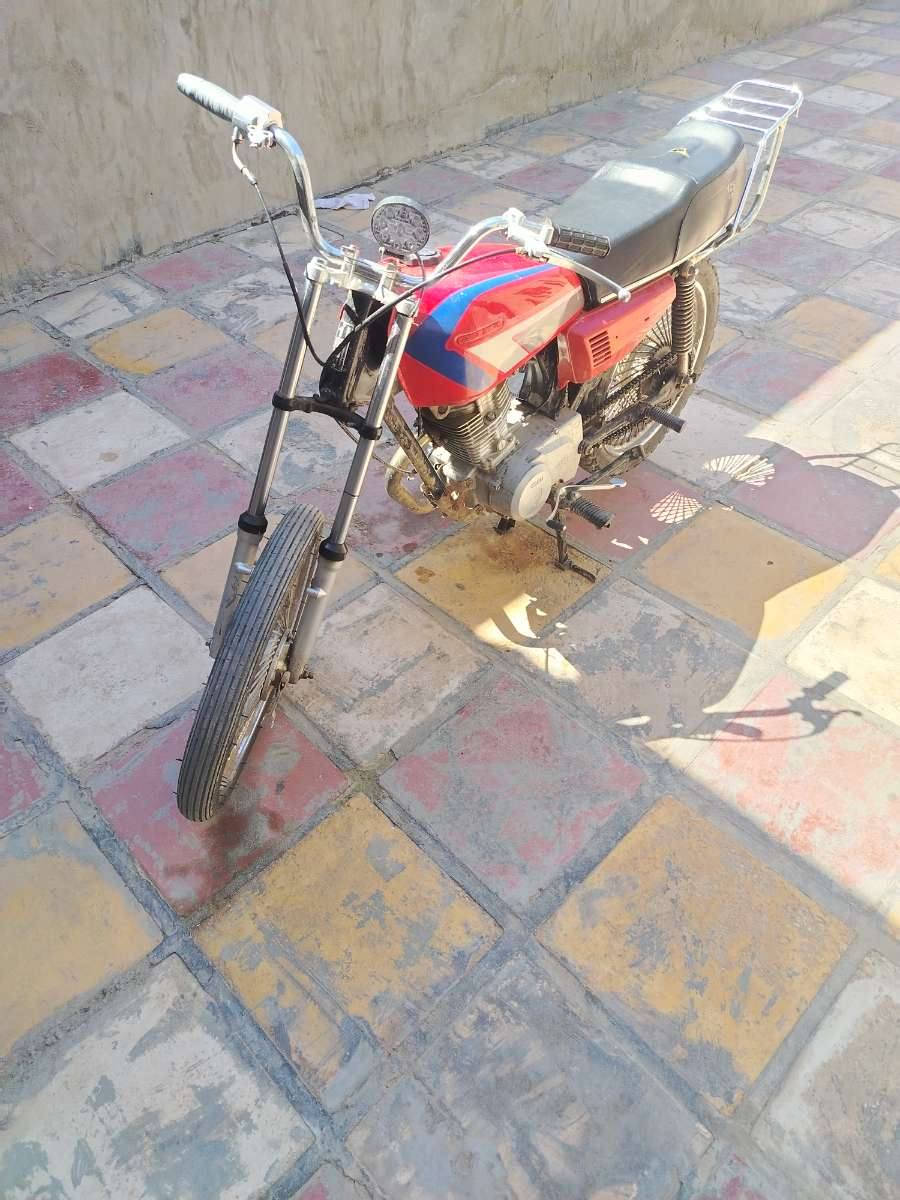 سلام عليكم دراجه للبيع مديل 2020دراجه نضيفه حيل مكينتها نضيفه مامفتوحه اوراق سكنر 5اوراق السعر 300 وبيه مجال مكان نجف كوفه بيع مستعجل مامتواجد عل فيس ***********اكرر بيع مستعجل
