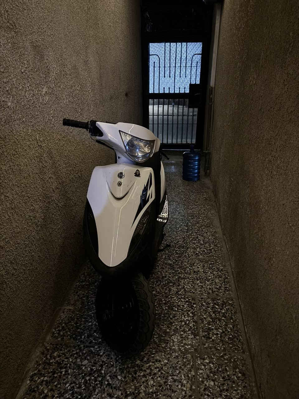 سلام عليكم من رخصه الادمن ماكس عدله للبيع دراجه نضيفه وشلعه ومعدل فولل نقصها بس بريك امامي ..صالنصه رياضيه fm كهربائيات شغاله السعر 475 مكاني الاعظمية الكسرة.


**إذا كنت صاحب هذا الإعلان وتريد حذفه لأي سبب، رجاءا أرسل رسالة إلى الدعم الفني**