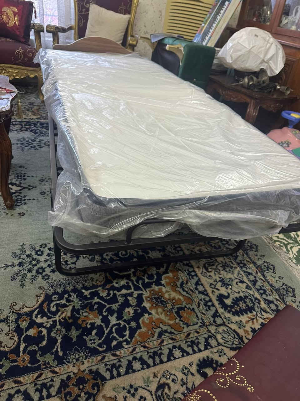 سرير نفر للبيع جديد غير مستعمل بل لايلون بي جروخ يندفع ويطبك كلش مفيد مكاني بغداد سعره ٢٠٠ اخذته ابيعه ١٥٠ وبيه مجال


**إذا كنت صاحب هذا الإعلان وتريد حذفه لأي سبب، رجاءا أرسل رسالة إلى الدعم الفني**