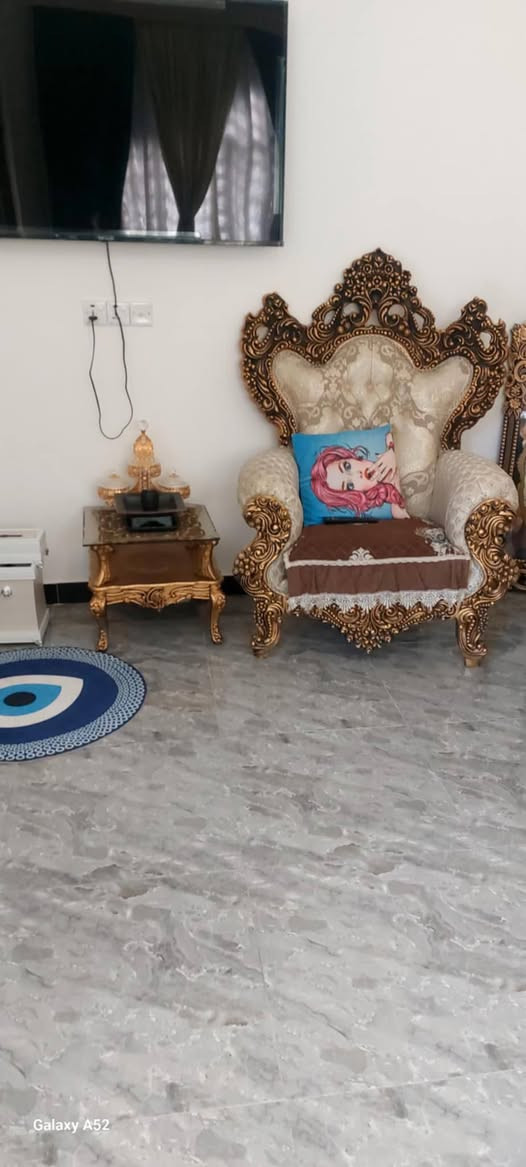 السلام عليكم تخم للبيع نظيف مابي ايي ضرر لمعرفة السعر الاتصال ع هذا الرقم ***********
