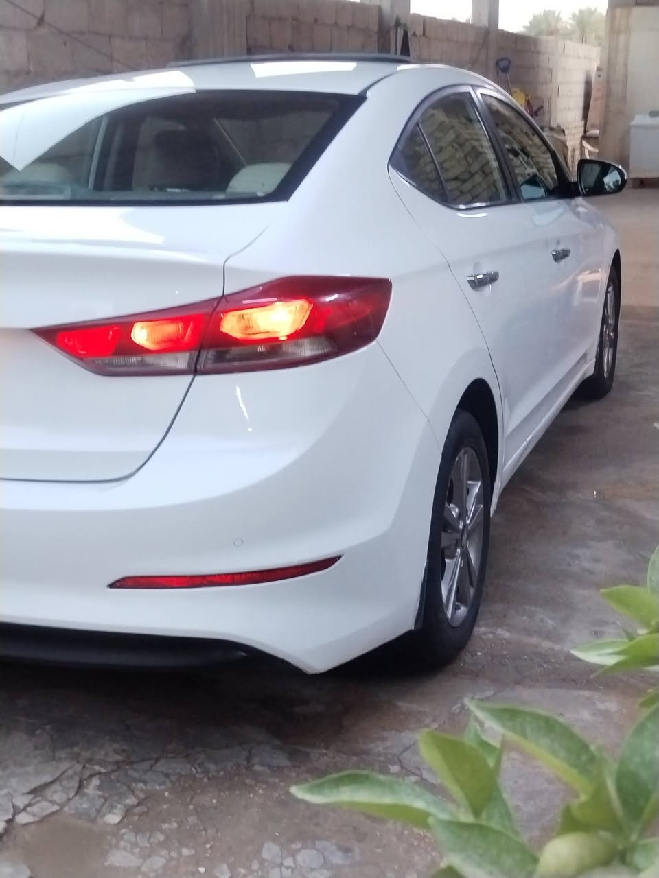 سلام عليكم النترا خليجي 2018 رقم بغداد انكليزي بسمي تحويل مباشر ماشيه (70)كفاله عامه
فول مواصفات واحد علئ واحد
محرك 2000 دوش +فتحه سلايت +شاشه كبيره +مرئي شفط +تحكم ستيرن جهتين +حساسات امامي خلفي +خمسه ويل كب +خير من الله سياره+سبير ما نازل
ملاحظه (سياره مكفوله كفاله عامه)
السعر :153وبيها مجال
رقم الهاتف :***********
مكان السياره :(كربلاء طويريج)
