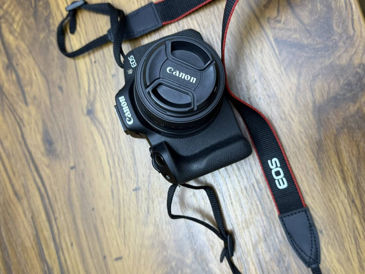 CANONR50

الكاميرا نظيفة واستخدامها خفيف وخالية من أي مشاكل، مناسبة للتصوير الاحترافي وصناعة المحتوى والفيديو.

المرفقات:

* عدسة (18-45)
* RAM Card
* جنطة كاميرا
* حزام أصلي
* شاحن
* بطارية

الكاميرا جاهزة للاستخدام مباشرة وما تحتاج أي شيء إضافي.

سبب البيع: عدم الحاجة.

للاستفسار والسعر التواصل على الخاص


**إذا كنت صاحب هذا الإعلان وتريد حذفه لأي سبب، رجاءا أرسل رسالة إلى الدعم الفني**
