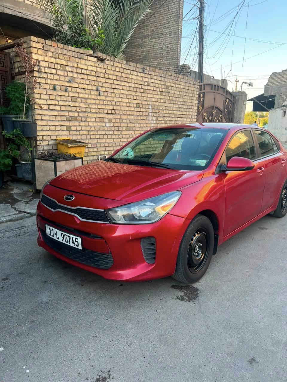 سلام عليكم 
كيا ريو موديل 2019فئة S
محرك 1600جي دي اي 
تبريد كير مكينه خير من الله
بيهة باب جهة سايق وجاملغ جهة سايق بدون تبديل ليبل واحد سعرهة 95$وبيهة مجال شي بسيط مكاني بغداد حي العامل ***********
