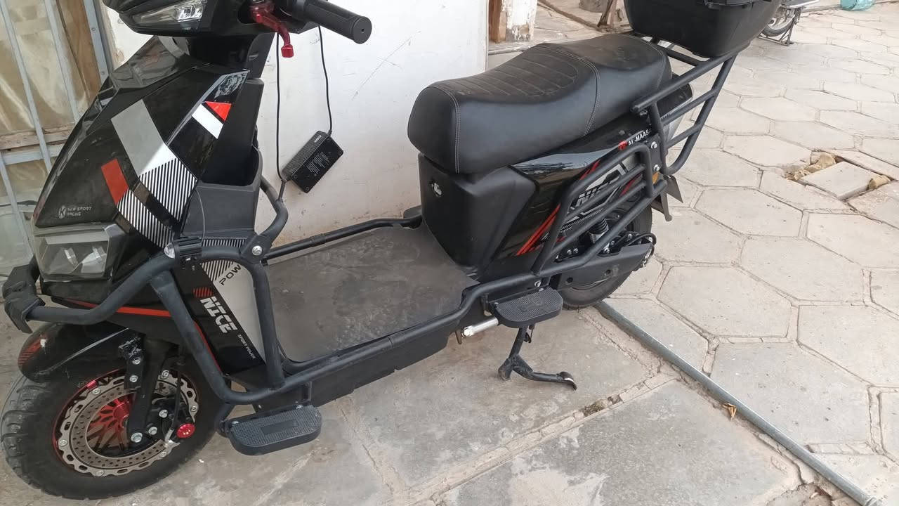 السلام عليكم
دراجة شحن 6 بطاريات نظيف جدا كما موضح بالصوره سويجين سعر 650 للاستفسار الاتصال ***********
