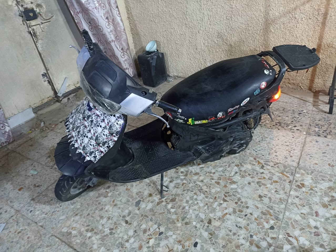 السلام عليكم دراجه فراشه فحل كهربائيات كلها شغاله سلف هندر مفتوحه سعرها 280 وبيها مجال بسيط مكاني نجف ميلاد للاستفسار الاتصال على الرقم وتساب ***********
