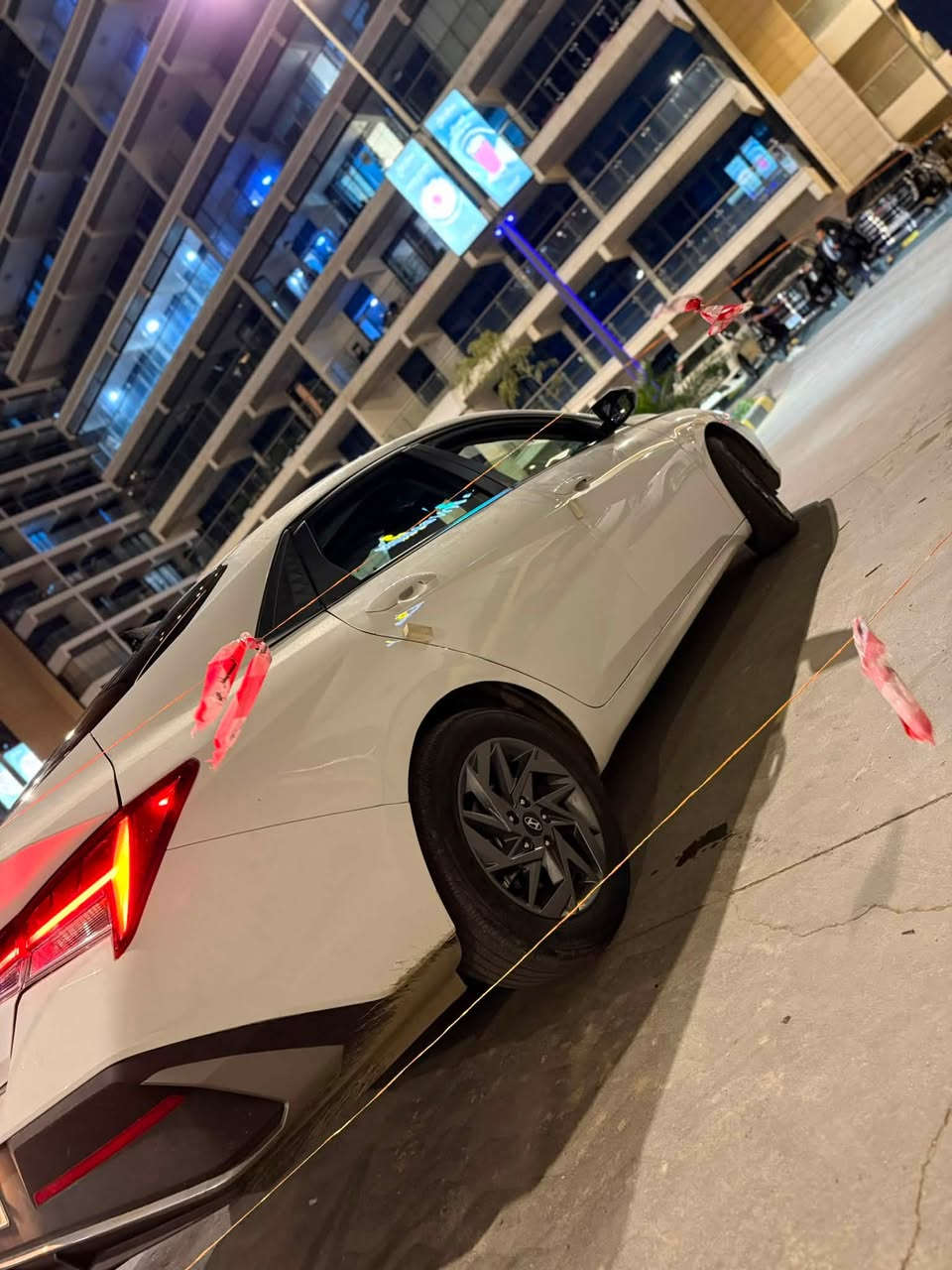 🚘 للبيع | هيونداي إلنترا 2025 هايبرد فول مواصفات – وارد أمريكي 🚘
✨ اللون: أبيض لؤلؤي
📍 وارد: أمريكي
📊 الممشى: 20 ألف
🔧 الضرر: حامل غطاء خلفي فقط (تم الإصلاح)

✅ فول مواصفات وتشمل:
• محرك 1.6 هايبرد اقتصادي جداً بالوقود (Hybrid)
• شاشة كبيرة مع نظام ملاحة
• Apple CarPlay و Android Auto
• عدادات ديجيتال
• فتحة سقف
• مقاعد جلد
• تبريد وتدفئة للمقاعد الأمامية
• تشغيل بصمة + دخول ذكي
• شاحن لاسلكي
• كاميرا خلفية
• مثبت سرعة ذكي (Adaptive Cruise Control)
• نظام الحفاظ على المسار
• مراقبة النقطة العمياء
• حساسات ومجموعة أنظمة أمان متطورة
• إضاءة LED أمامية وخلفية
• جنوط ألمنيوم أصلية
• مكيف أوتوماتيك ثنائي التحكم
• اقتصادية ممتازة بالوقود مع أداء ناعم وقوي. (hyundaiusa.com)

🚗 السيارة نظيفة جداً، استخدام خفيف، جاهزة للفحص، وما تحتاج أي مصروف.

📞 للاستفسار أو المعاينة راسلني على الخاص أو اتصل على الرقم: ***********

السعر: 173 (قابل للتفاوض بالمعقول)
