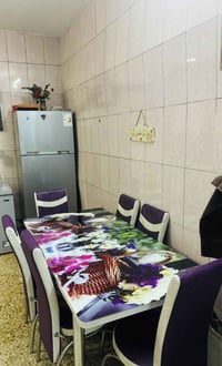 ميز طعام • نظيف • الشعب