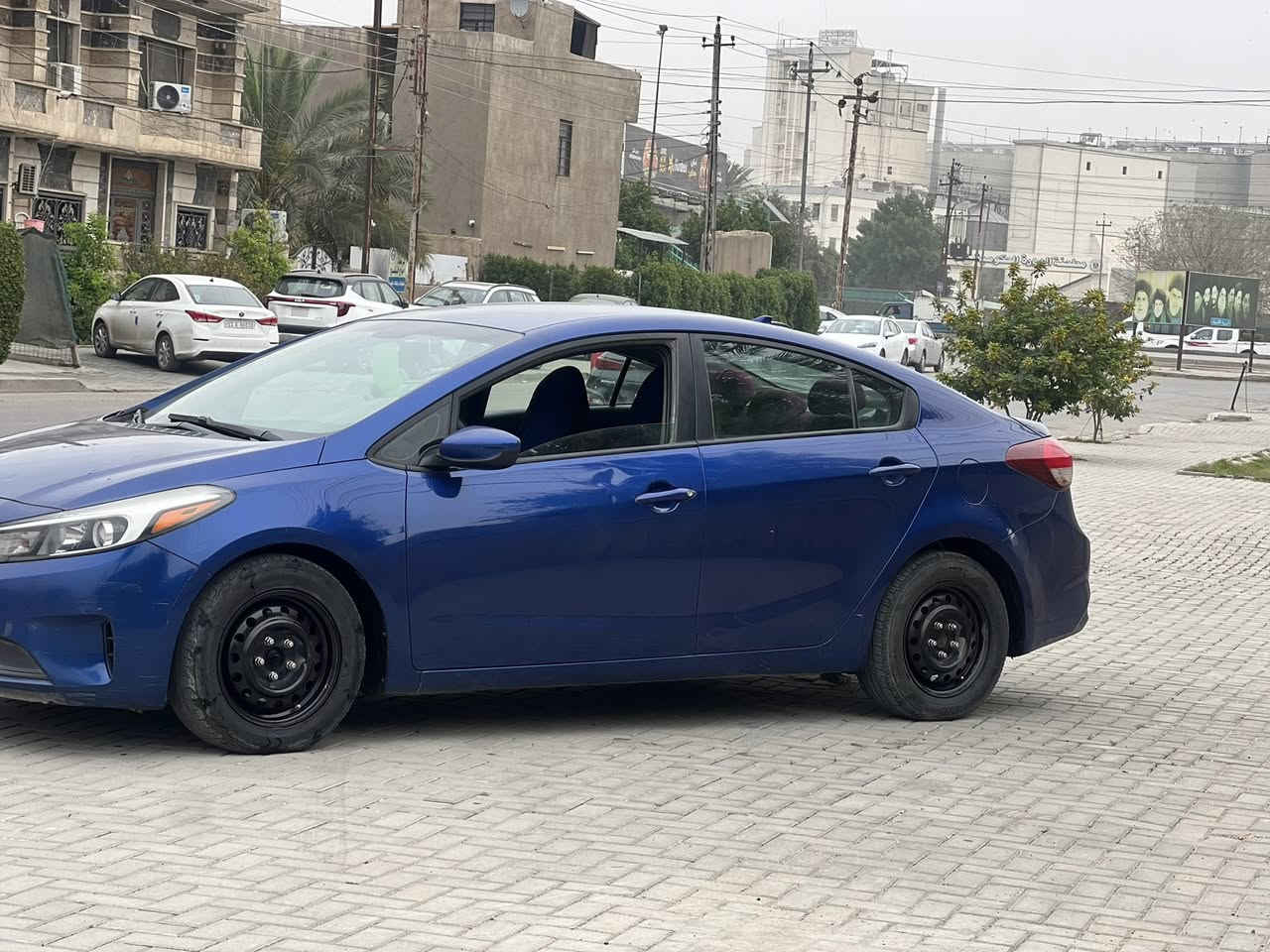 سلام عليكم
 فورتي للبيع موديل 2018 
وارد امريكي 
حادثهة جاملغ وصندوك بي رصعه ونصبغ
وليبل واحد بدون دواخل بدون ايرباك
مكينة 2000 دوش المرغوبة 
مكينة وكير خير من الله 
دهن مبدل جديد 
تخم تايرات جديد
باتري جديد 
صار شهر من بدلتهم 
رقم بغداد تحويل ثاني يوم بـ اسمي 
سعر 125 وبيها مجال بسيط حك الجية 
مكان بغداد/السيديه
رقم ***********
