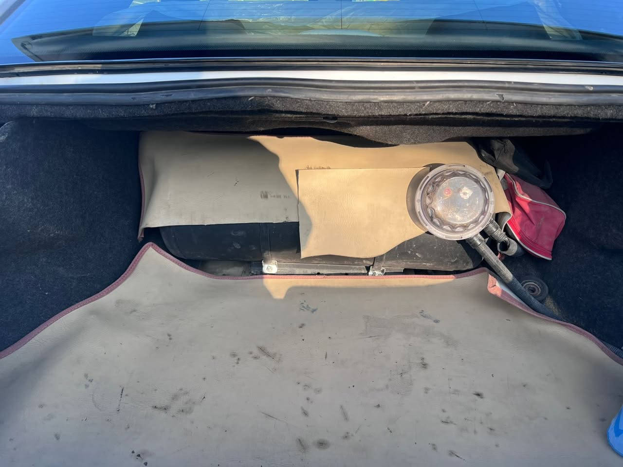 السلام عليكم
اوباما موديل 2013 

رقم بغداد بإسمي الإنكليزي مداور ثاني يوم

بچم كبس 

بيها منظومة غاز 

لايت زنون 

ضررها موجود بالمنشور 

وبيها ربع جاملغ خلفي 

كير طيارة 

السيارة جاهزة 

ترايها وين ميعجبك

مكانها الحلة / نادر الثانية 

سعرها 168 وبيها مجال 

***********

 (مكلف بالنشر عندك استفسار اتصل وتدلل)***********
