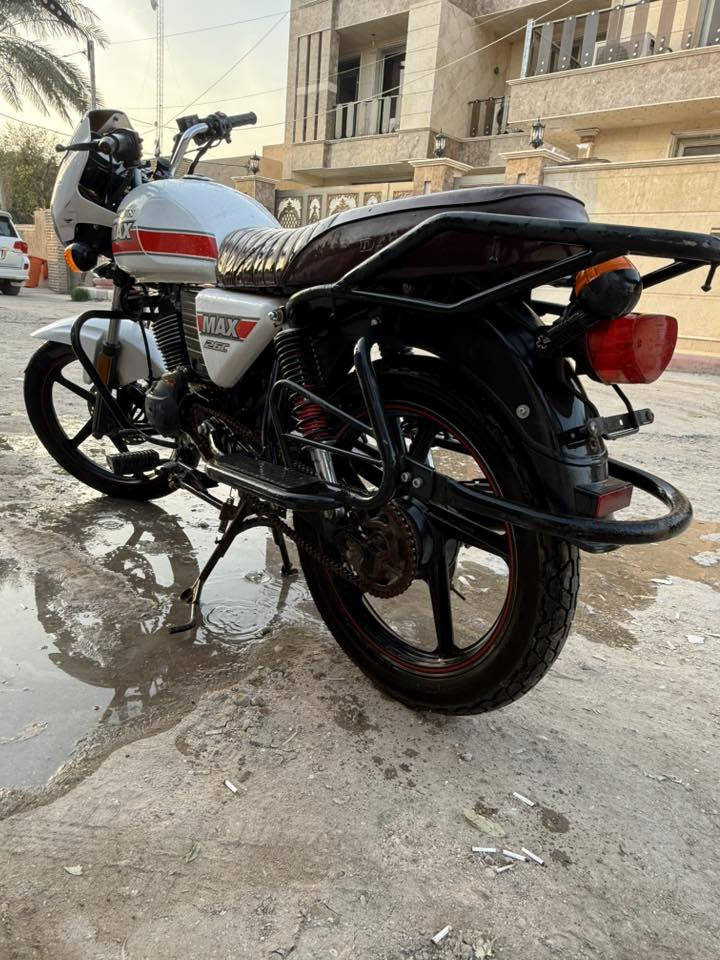 دايون نفخ موديل 22 للبيع ،مكاني الحلة بالمركز ، الدراجة اوراق اصولي بأسمي ، مسوي بيها حادث بسيط ومصلح مثل ما موضح بالصورة ، عارضها بمليون وبيها مجال بسيط مال الجية ،الشاطي ما مكصوص وملحوم بس متدني شوية ومعدلة ومقوة بمعجون 
***********
