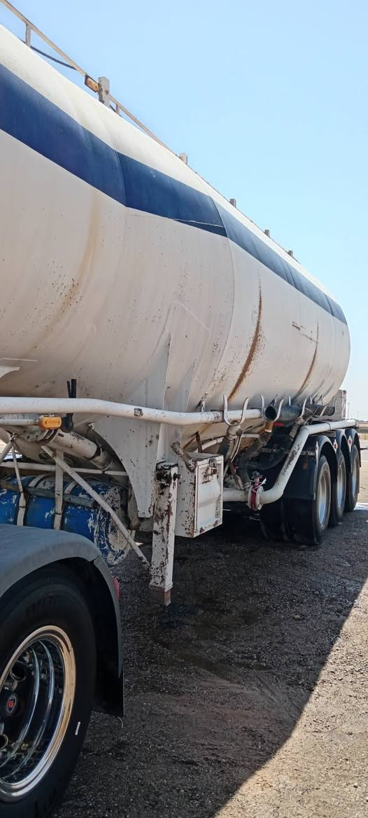 سايلو سمنت سويدي حموله ٥٠ طن دويز ٤ بستم ضاغطه طير تخم تاير كهربائيات هوه اي نقص مابي للاستفسار ***********
