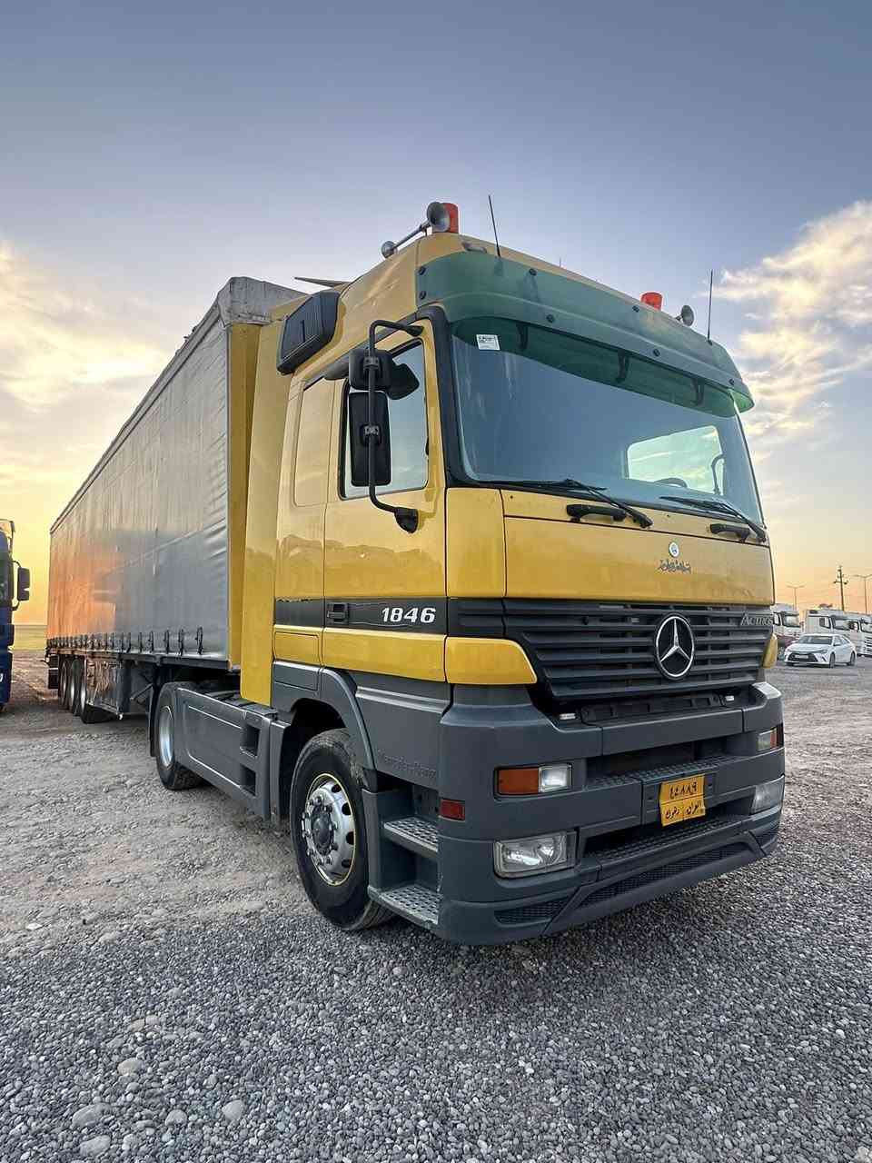 للبيع مارسيدس اكتروز تريله جادر 
موديل 2003 
حجم 1846
مواصفات ريتايدر تبريد هورنات 
عربانه نوع كرون
***********
***********
***********
***********
