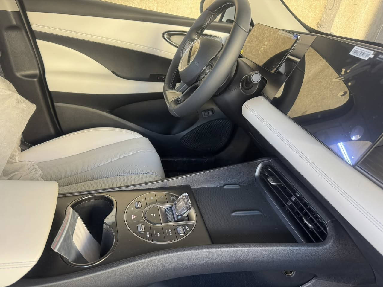 السلام عليكم ورحمة الله وبركاته 
سيل 5 للبيع السيارة 2025 زيرو مواصفات معروفه ويل اسود السعر 19500 وبيه مجال رقم الموبايل *********** الموقع بغداد حي القاهرة
