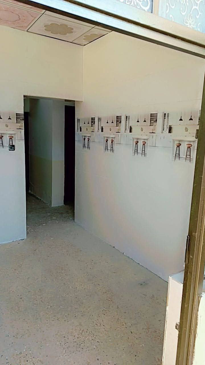 السلام عليكم الدار للبيع
مساحة 70 متر ، يوجد غرفتين ، غرفه فوك ، غرفه جوا ، استقبال وصاله ، وتخاريج 
العنوان ، النجف الكوفة علوة الفحل
الاستفسار اتصال ع الرقم ***********وموجود وتساب
