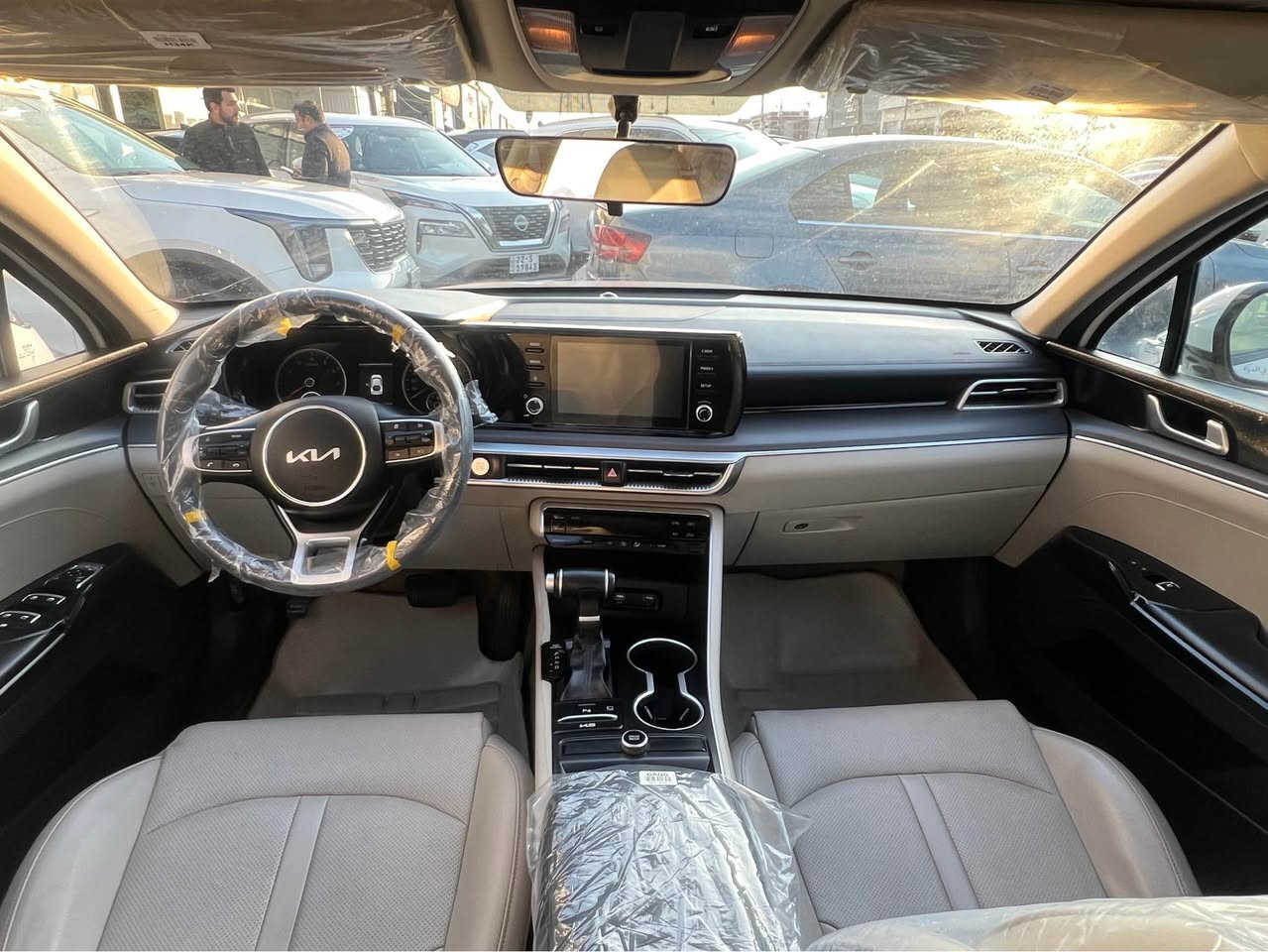 ***********
كيا k5 خليجي بدون صبوغ مكانين تعديل بارد ماشي ١١١ الف كيلو متر محرك الفين رقم سنوية جديد بصمة كشن كهرب كشن جلد داخل أصفر حساس أمامي و خلفي ١٩٨ورقة أربيل, العراق
