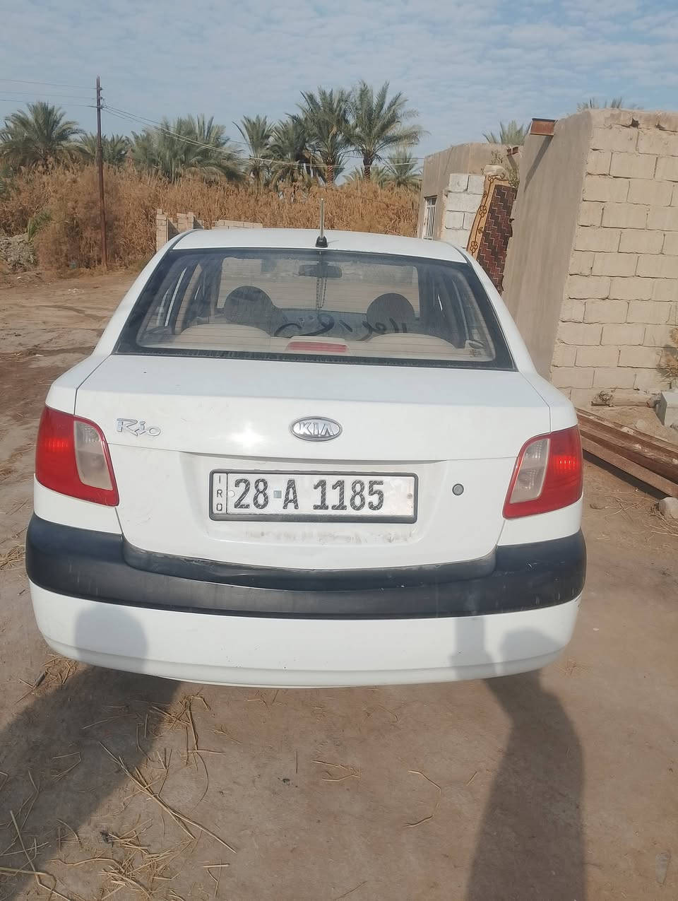 كيا ريو موديل 9 بيها جاملغ امامي وربع من البنيد محرك 1600  قبل شهر هو والكير شادهن سياره فول السنويه بأسمي السعر 83 
***********
