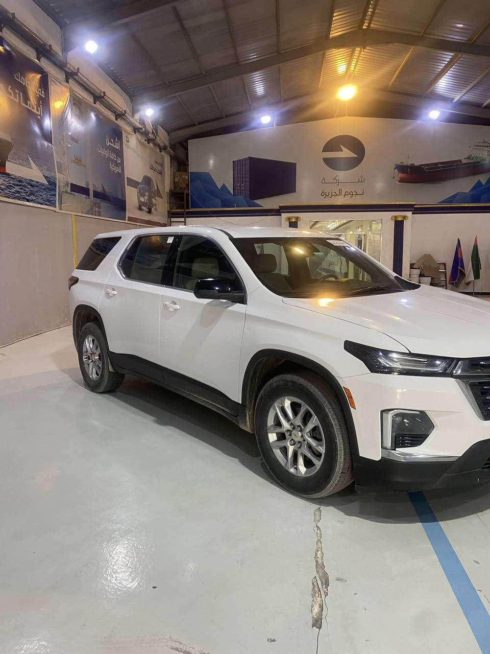 السلام عليكم
ترافرس موديل ٢٠٢٣ 
مكينة ٦ سلندر
٧ راكب
الحادث موضح بالصور
العنوان البصره تقاطع المعارض خدمي حي الزيتون
***********
