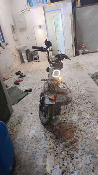 السلام عليكم دراجه شحن 4 بطاريات دراجه جديده كله شغال تمشي 45 السعر 185 موجود توصيل داخل بغداد فقط ***********
