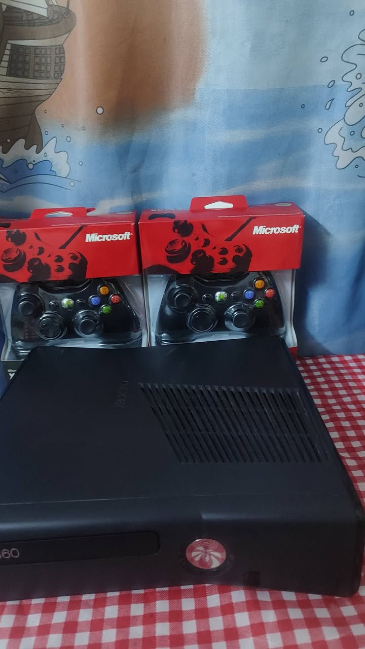 XBOX 360...👇👇
.
اكس بوكس 360....للبيع...
.
.
نضيف. جداً جداً  ..100٪ مستعمل اقل الشهر .

.
مع كامل ملحقاته الاصليه المحموله مع الاجدي .
.
.
مع يدتان جديدات بل باكيت ممفتوحه .
.
.
🛑 ملاحضه ...  بي شغله وتنحل الشغله مابي هارد انته تشتريله بــ10الف بي حدود 150لعبه الجهاز مابي هارددد  ونضيف جداً ...
.
.
السعر ... 115الف. وبي مجال. ...( و لايوجد توصيل )
السعر ... 125الف. وبي مجال. ...( مع التوصيل لكل العراق )
.
.
الموقع / بغداد .."العطيفيه".
.
. الاتصال على الرقم ***********  واتساب + مازنجر .
