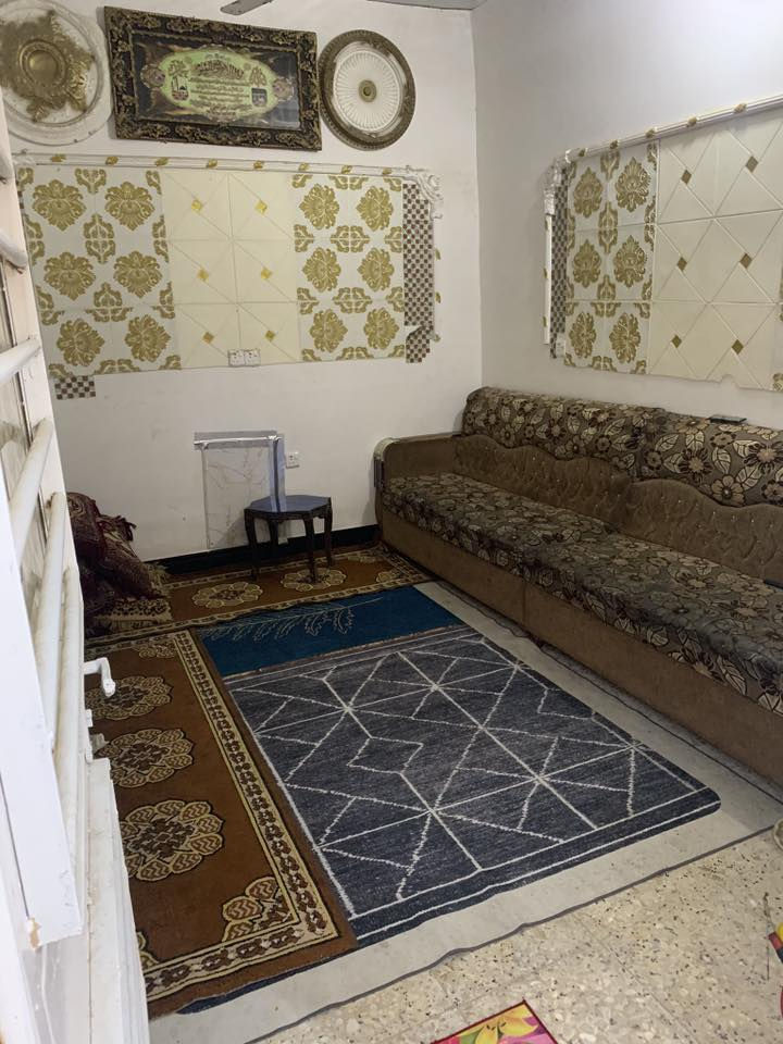 بيت للبيع المساحه ١٢٠ م خدمات كامله العنوان حي القدس خلف مستشفى الفضيليه مباشر ***********
