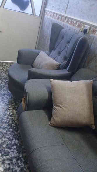 نص تخم تركي ألأصلي لونجين  مودرن 5مقاعد قنفه وكرسيين أرجل خشب زان اخو ألجديد ألسعر 300قفل سبب البيع صغر ألمكان العنوان بغداد ألرصافه الشراي اتصال فقط لعدم توفر ألأنترنت
***********
