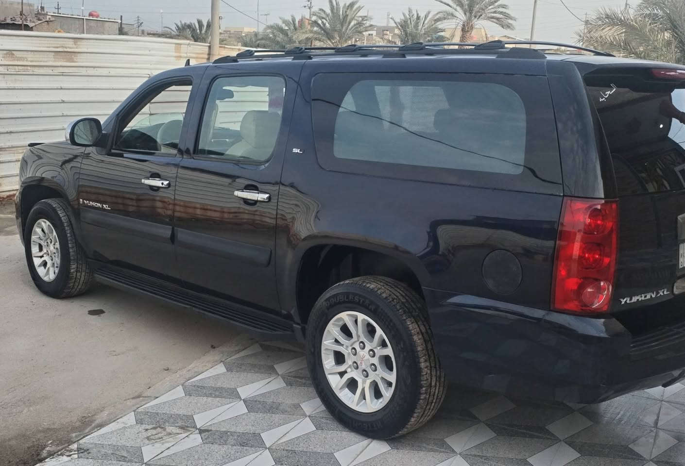 سلام عليكم للبيع جمسي يوكن طويل مديل 2007 رقم نجف بسمي خصوصي ممشتغله خط كندي كفاله عامه من كلشي جاهزه من كلشي مكينه كير حداديه تبريد تخم تاير مواصفات SLT(كشنات جلد كهرباء+شاشه لمس+مرايات شفط+تشغيل عن بعد+جنطه شفط+تحكم ستيرن جهتين+فور ويل+تدفئه بلكشنات+داخل بيجي+ويل مال 18+بجم زنون) سياره ماشيه 110 ميل حقيقي سياره جديده السعر 205 وبيه مجال استفسار *********** مكان البصره
