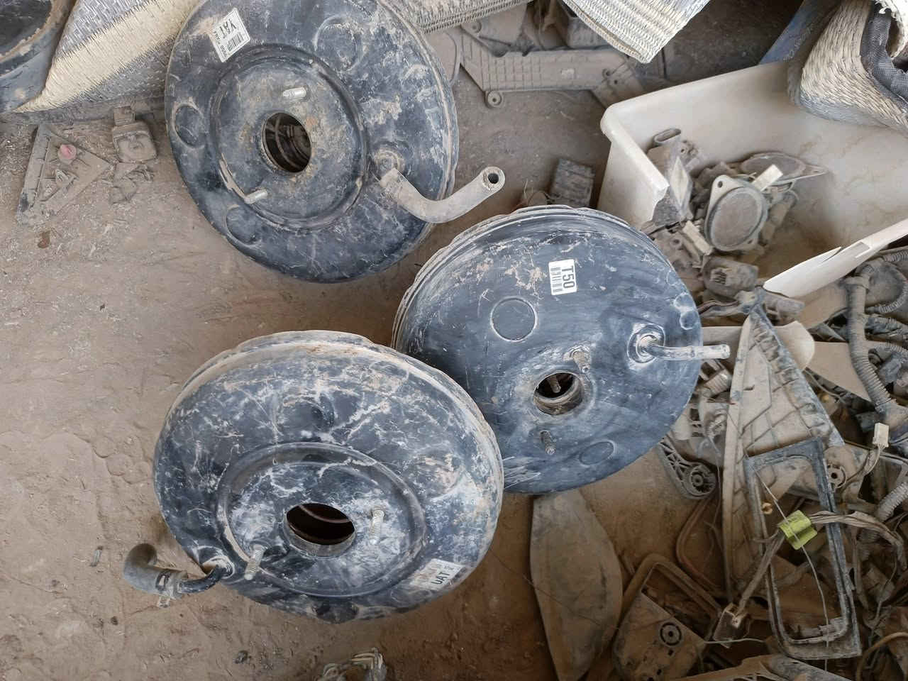 تفصيخ كوري جمله جمله ‏‪***********‬‏
بريشرات 6 الف
عنابير 6 الف
صوندات تبريد 4 الف
مكائن جام 10 الف
برانكيت 8 الف
يدات اشاير الف ونص
يدات خارجيه ٥٠٠ دينار
بيبان 25 الف
مري 3 الف
