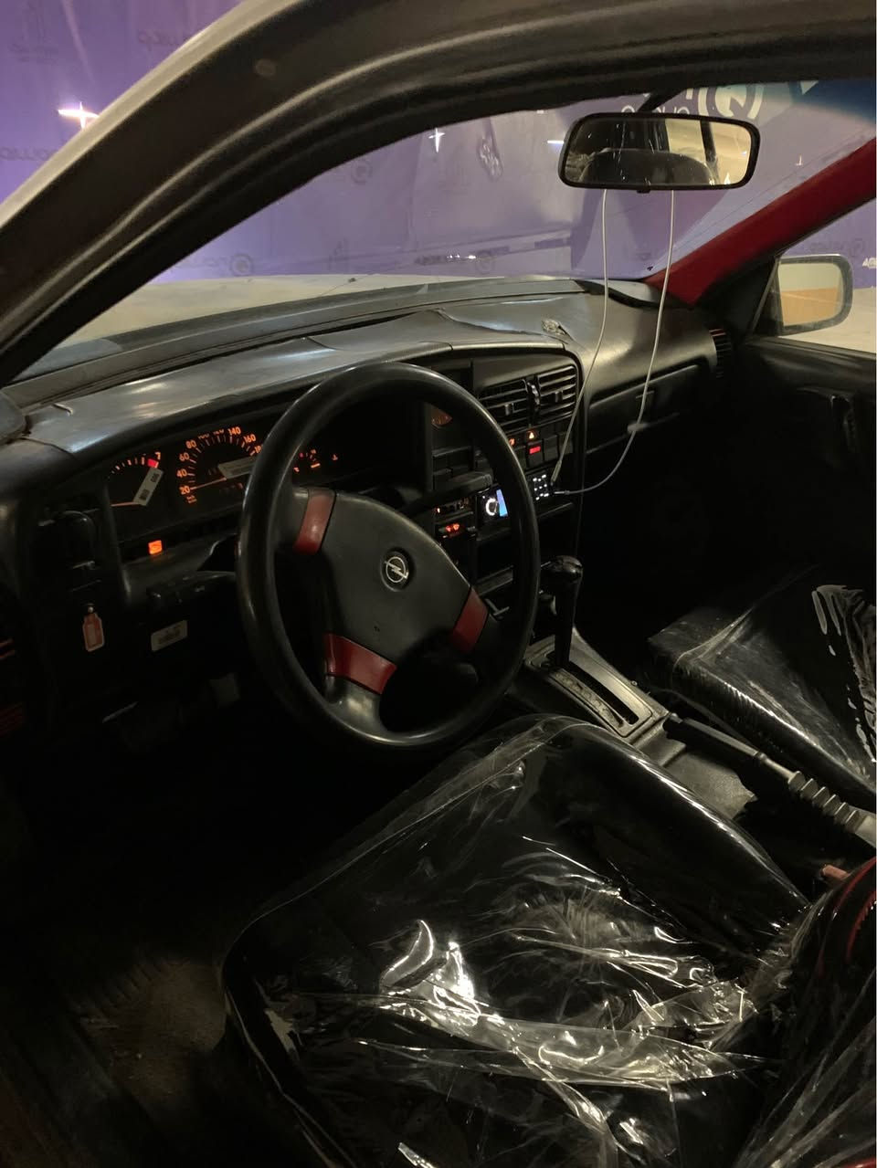 ئۆپڵ ئۆمێگا بۆ فرۆشتن
مۆدێل ١٩٩١ مەکینە ٢٠ ی تۆماتیکە مەکینە و تەقەو رەقەی بە شەرتە
سەنەوی واجهەی ئەسڵی سێ ختمی لەگەڵە  بە شەرتی ئەوەلیات و حاسیبە غەڕامە 
سحری ١٨ وەرەقە
*********** أربيل, العراق
