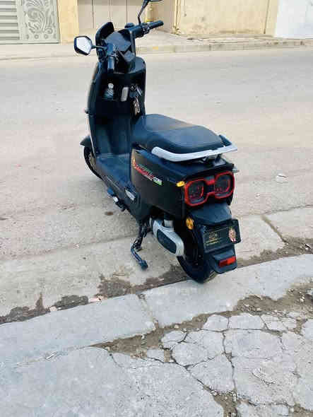 دراجه شحن ريان 2025
6 بطاريات ونلي نظيفه كلش 
تمشي 60 كيلو 
3 سرع 
معروفه بعد الريان دولار السوك ومعروفه مواصفاتها 
تعال وشوف بعينك لتعامل بدون متشوف الدراجه 
سعرها 690 
مكاني اليرموك 
رقمي ***********
