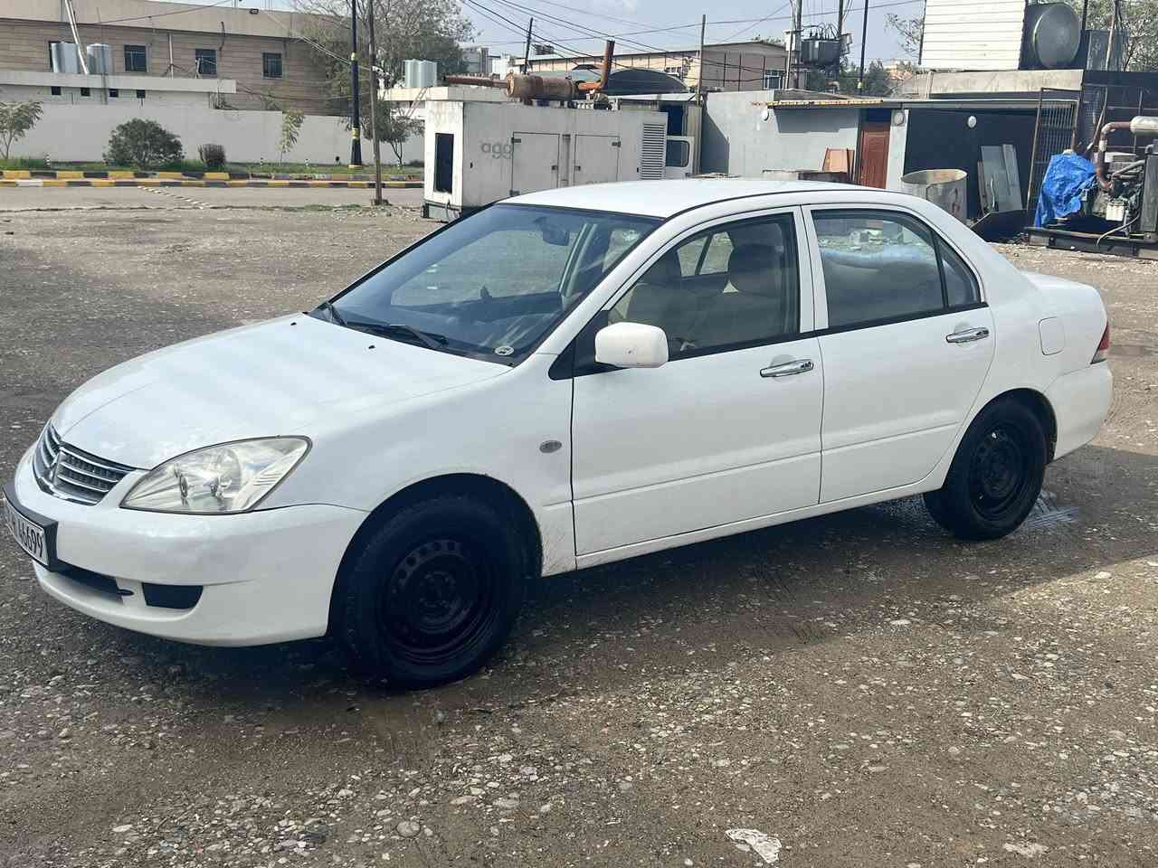 سلاموعليكوم. لانسر موديل2011كئرومه كينه به شه رت ته بريد مه زبوته دووپارجه ساردى تيايه  پيتاقه ى بانزينى هه يه  ماشالله سه ياره يه بئ عه يبه سعرى 95مه جالى تيايه ژماره مووبايل ***********
