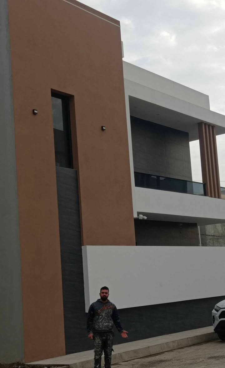 مستعدون لصبغ دور والمحلات 🏰
ومعالجه رطوبه وعمل سقوف ثانويه
وجبس مبورد وبسعار مناسبه ***********🥀***********
