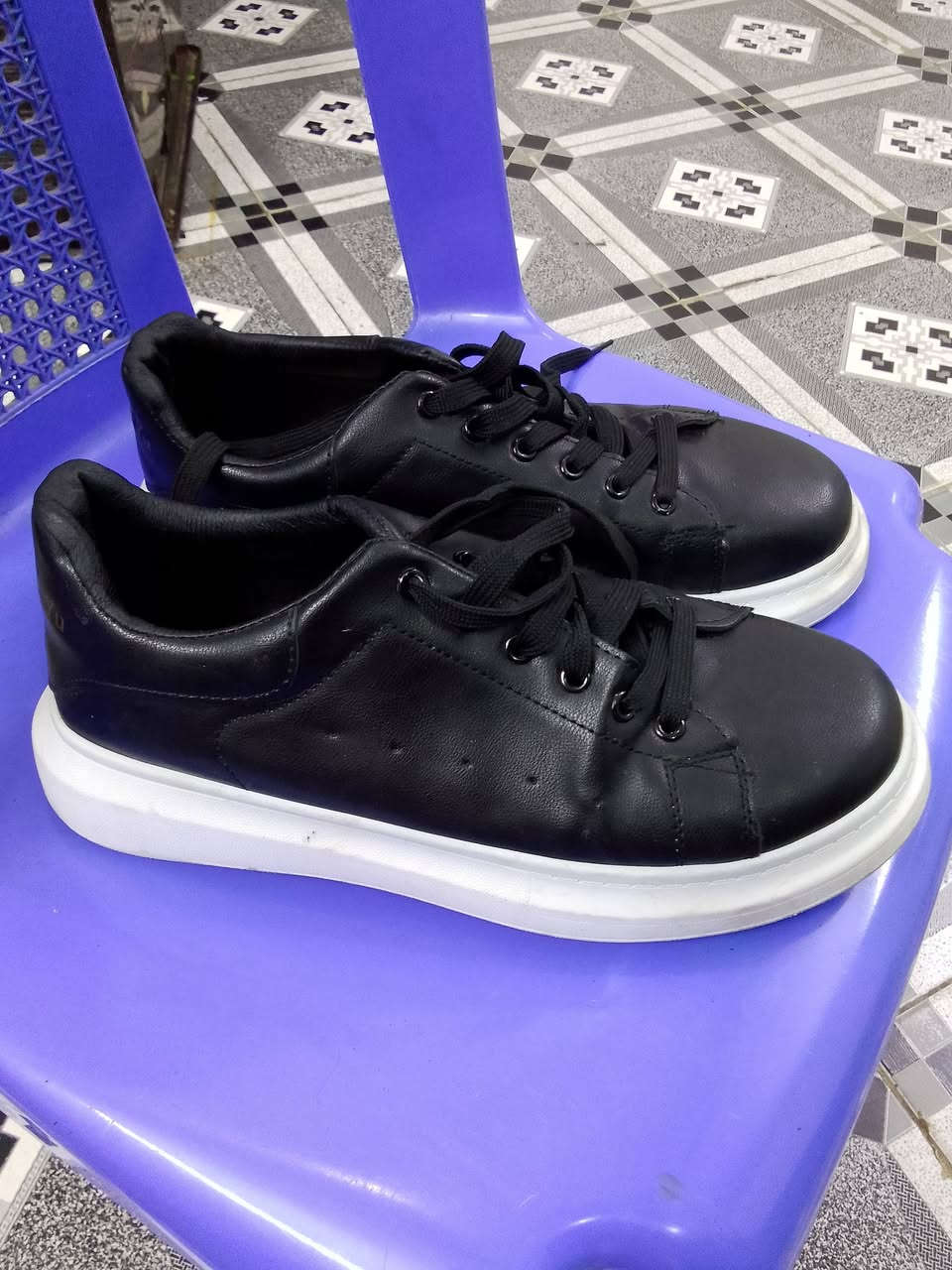 عندي 18 حذاء بيهن جدد مشترييهن بس مستخدمهن قليل وبيهن باله حول18 واحد اي شك او شي مابيهن بس يردلهن غسله انتو اصحاب خبره بل غسل اني اشتري واذب واهس والله ماخذهن على 10 و 15 قطعه واكو 20 الف ماخذهن صور كدامكم عمي الي على باب الله كلهن 60 الف نهايتهن والله بلاش بس يردلهن دبانات مابيهن عندي علاكه دبانات ماعرف يفيدنكم او لا بيهن حتى قياطين المهم هذني نهايتهن 60الف بلاش والله مكلفاتني فوك 200 الف بس يردلهن ترتيب وغسله زينه مكان بغداد العلاوي كلهن تقريبا قياس 41 او 42 قياسيي
اتصال ***********
