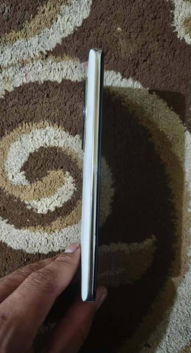 تليفون ريلمي 12 برو بلص ذاكره 512 داخليه 12 بل بوبجي 90فريم كامرته تخبل مراوس بتليفون 13 برو ماكس حتلو مبدل بي شاشه بطاريه حتلو 13العادي هذه رقمي ‏‪0784 294 3782‬‏
