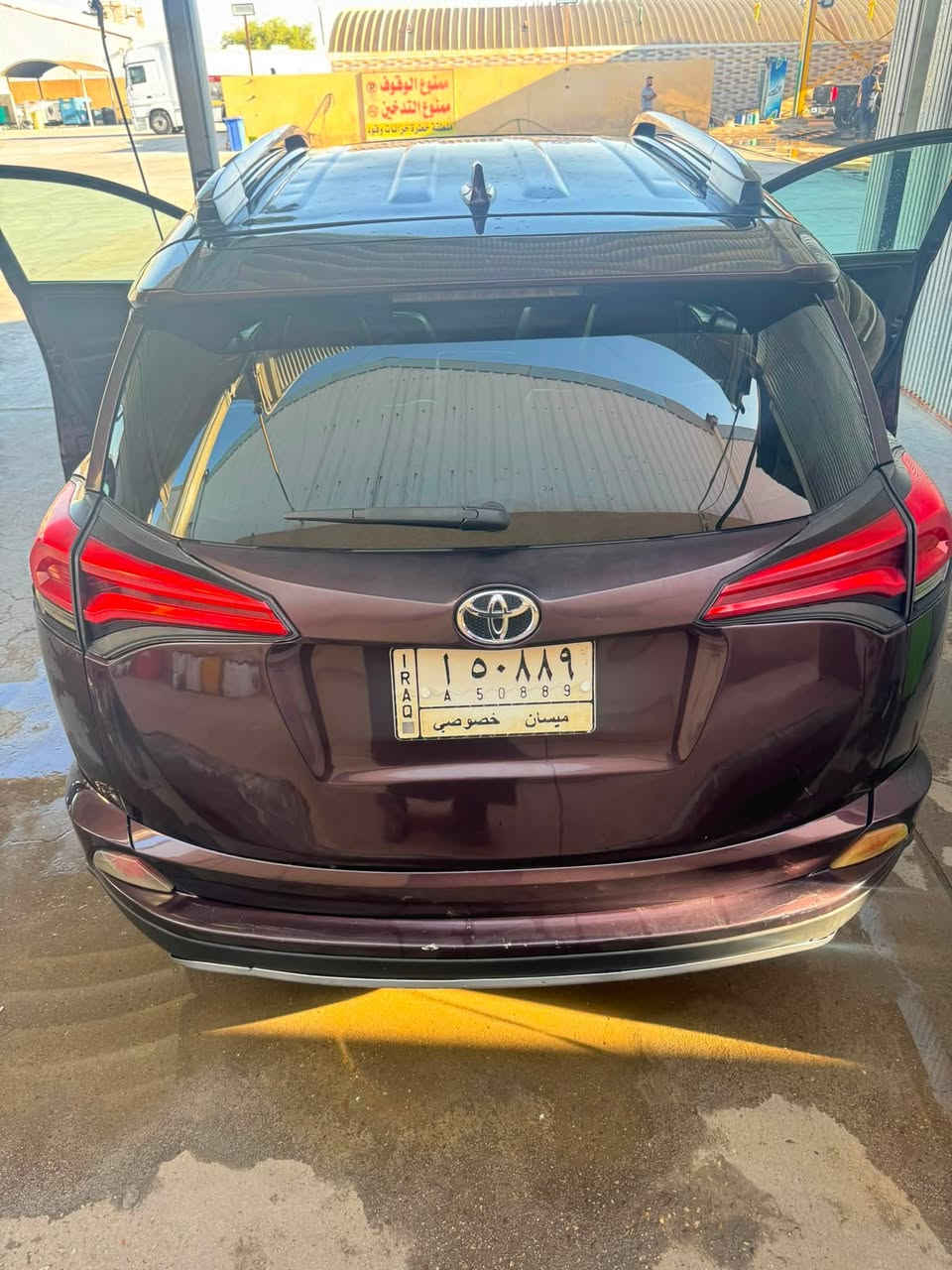 للبيع: Toyota RAV4 XLE موديل 2017
السعر150 وبيها  بسيط جداً 
📞*********** 
🔹 محرك 2.5 
🔹 فئة XLE
🔹 بصمة تشغيل
🔹 فتحة سقف
شاشه كار بلي 
🔹 رادار أمامي
🔹 نظام تحديد مسار
نظام قياده ايكو وسبورت 

🔹  حادث بسيط جاملغ عكس السائق 

🔹 بدون  شاصي 
🔹 السيارة نقص تبريد كمبريسر عاطل
