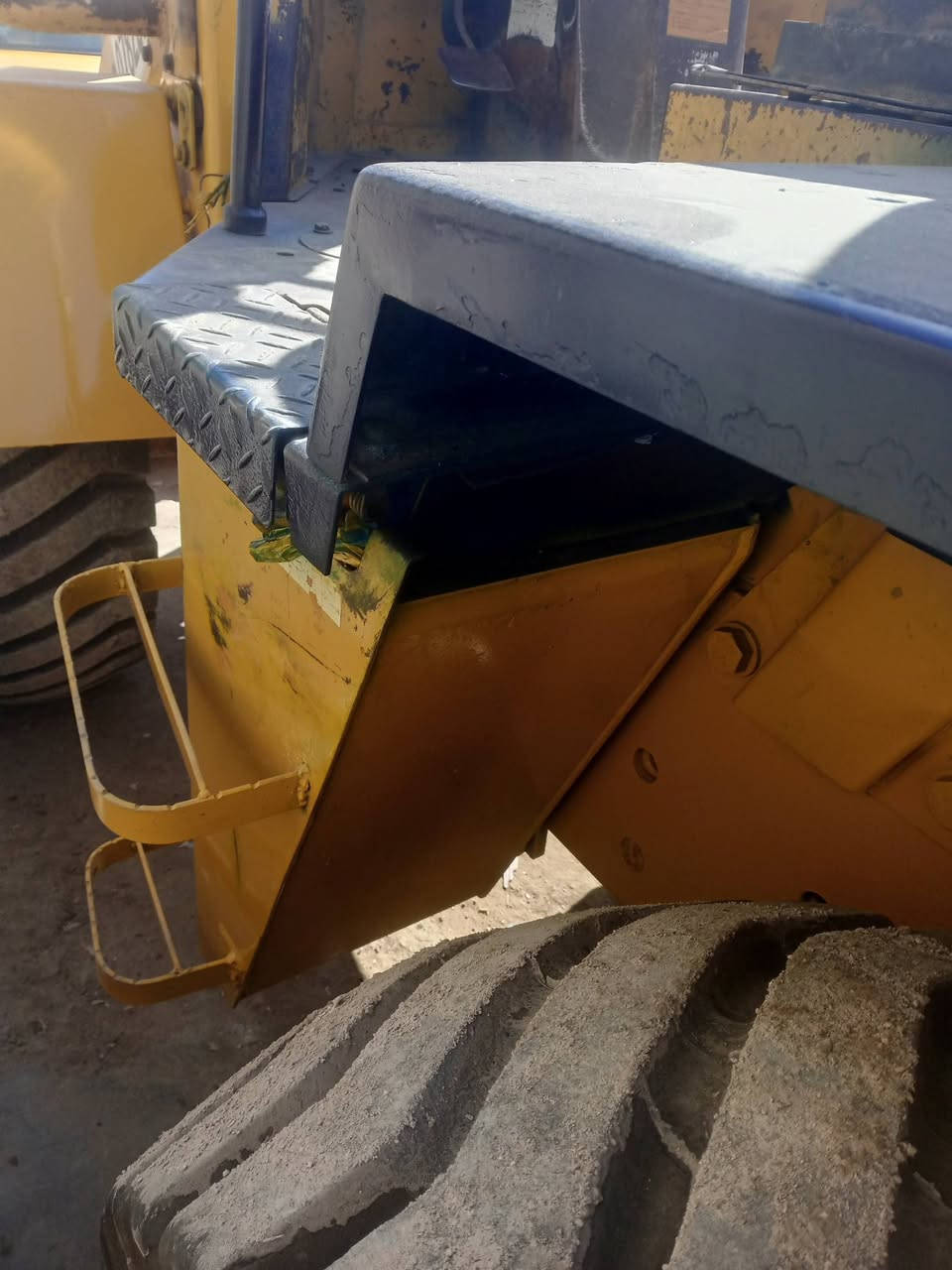 السلام عليكم شفل كوماتسو دبليو 70 تخم تاير جدد جاهز للعمل مكفول رقم وسنويه نكليزي بغداد شفل مكفول من ثكاله ل كيله 160 وبيه مجال شراي بيه خير ويدلل ***********
