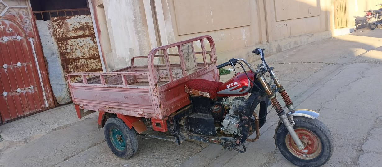 السلام عليكم اخواني ستوته للبيع شغال كامل جاهز محرك جديد اوراق موجود السعر 500 يرهم مراوسه دراجه ايراني عنوان عياضيه رقم تليفون ***********
